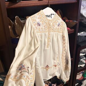 Source Unknown Ivory Floral Embroidered Blouse
